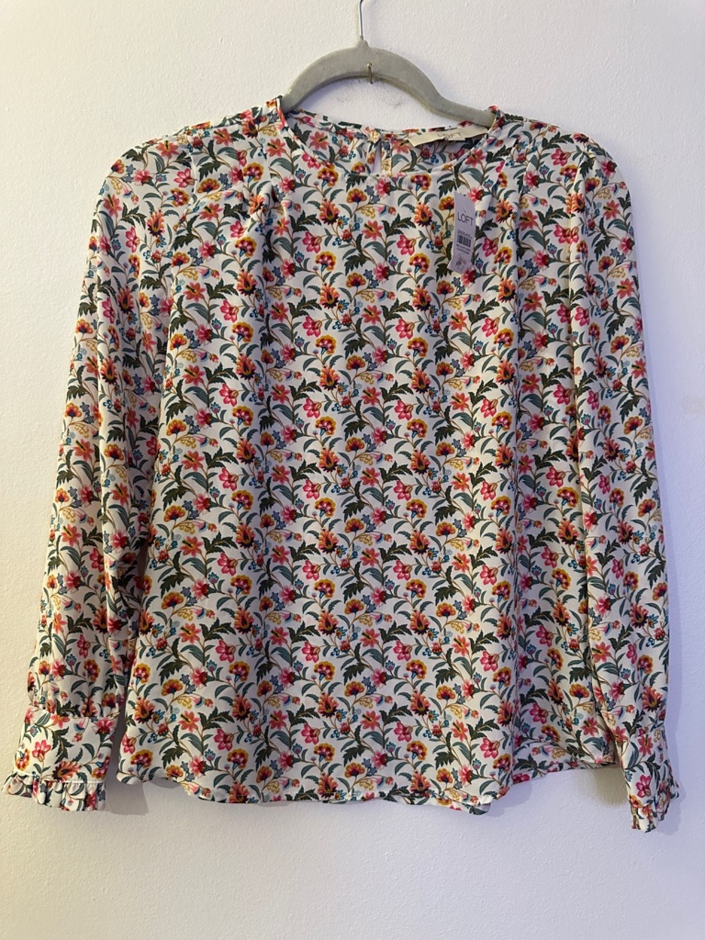 FLORAL PLEATED SHOULDER BLOUSE